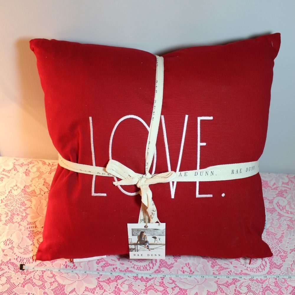 Rae Dunn Pillow Set
